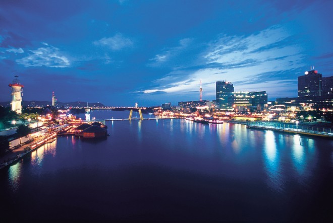 Die schöne blaue Donau.