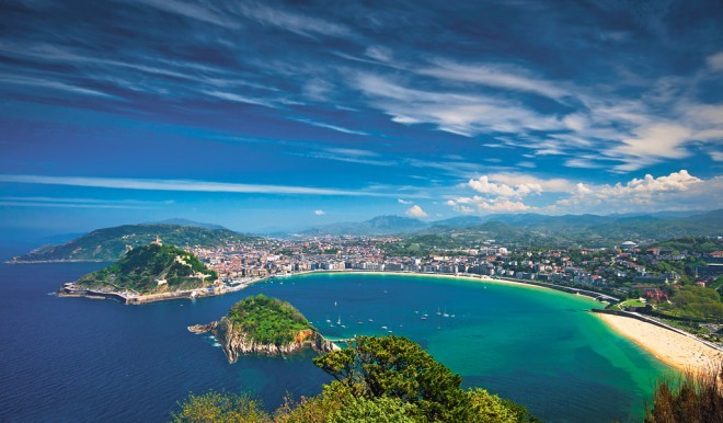San Sebastian poleg s kulinariko navdušuje tudi s prelepo obalo.