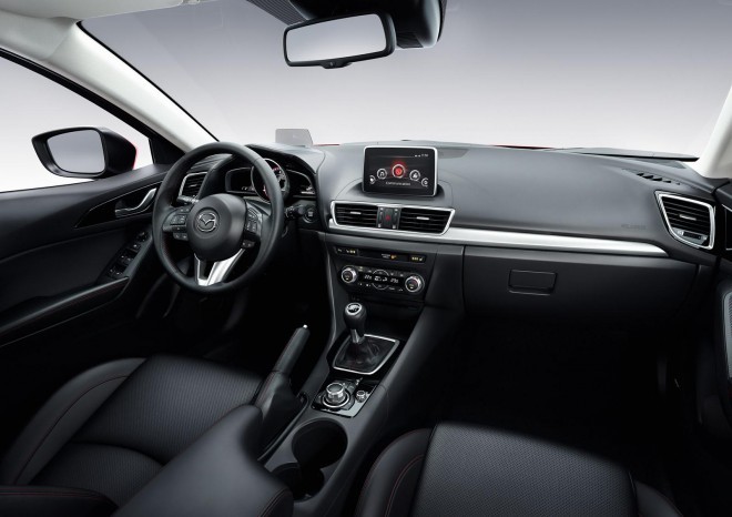 Nova Mazda 3  / urejena notranjost 