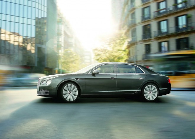 Bentley Flying Spur / Jego rodzinnym środowiskiem są autostrady i dzielnica biznesowa
