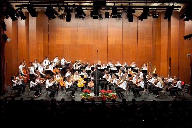 NOva Filharmonija