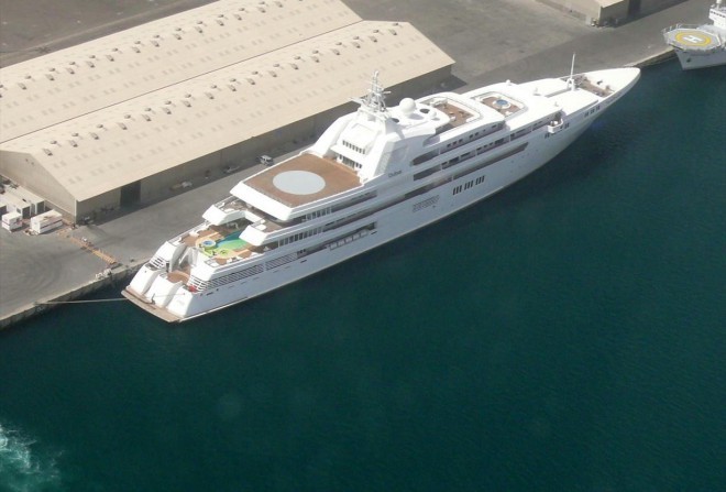 Dubai, 300 milijonov dolarjev