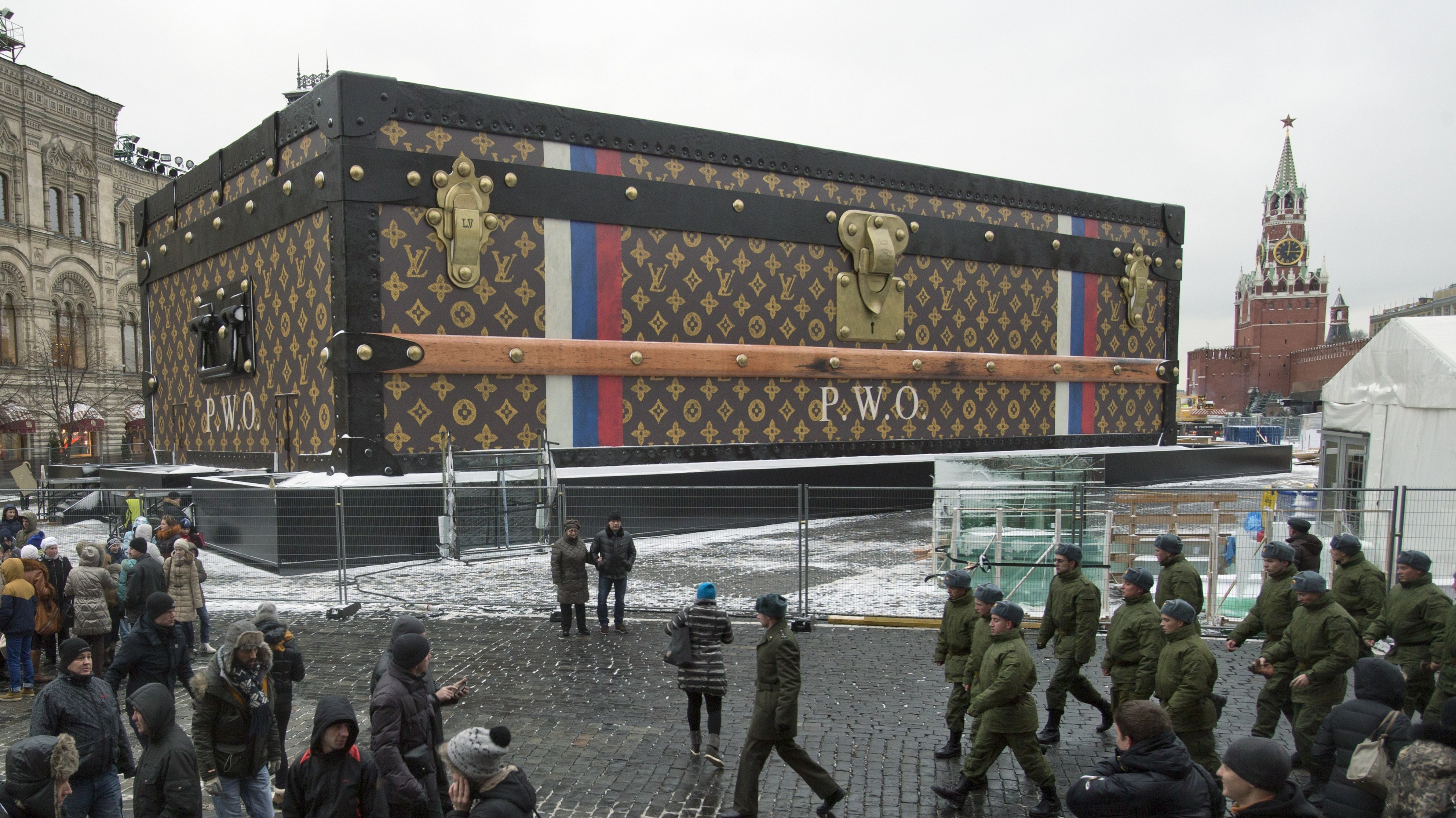 louis vuitton kovček v moskvi