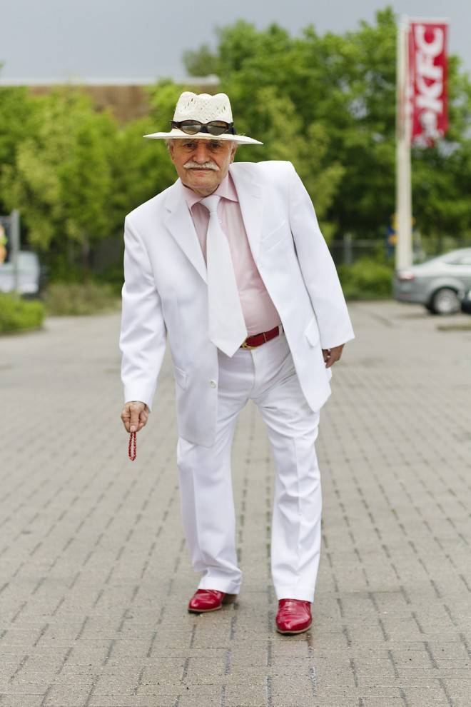 Rækker den også efter den lyserøde.