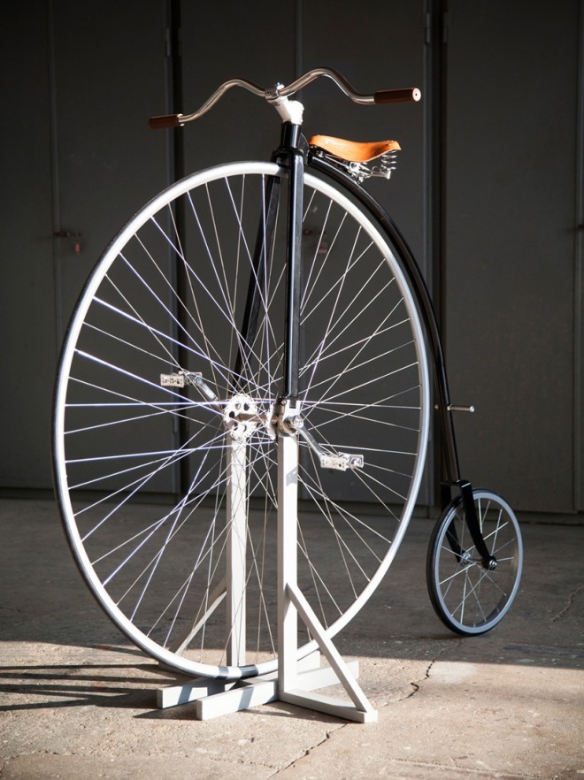 Oživení starožitného vysokého kola. Foto: Standardní Highwheels.