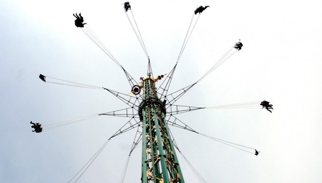 O país mais feliz do mundo é a Dinamarca. Visite o Parque de Diversões Tivoli Gardens. Foto: Edição CNN 