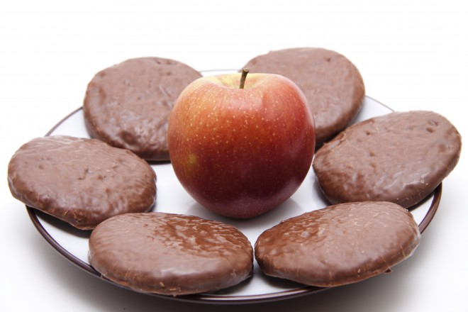 Strawberries and chocolate? No! Better add an apple to the chocolate! Photo: ThinkStock