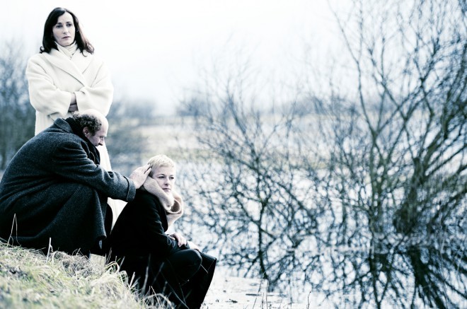 Barbara Cerar, Saša Pavček und Janez Škof im Drama Engel vergisst. Foto: Peter Uhan