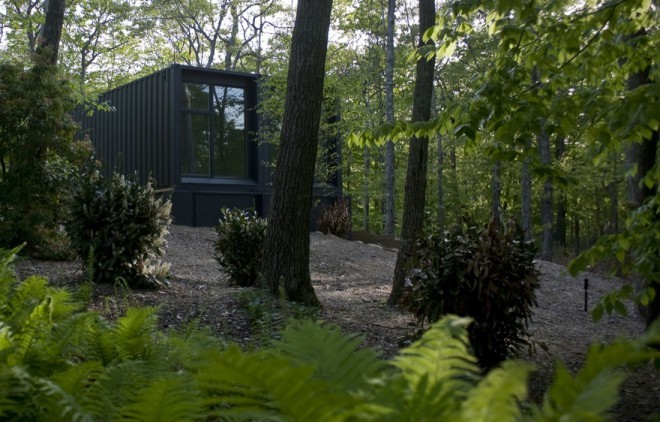 Een kunstatelier dat opgaat in de omgeving. Foto: Maziar Behrooz Architectuur