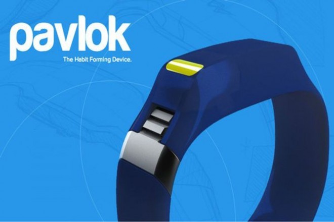 Zapestnica Pavlok kaznuje vaše slabe navade. Foto: Pavlok