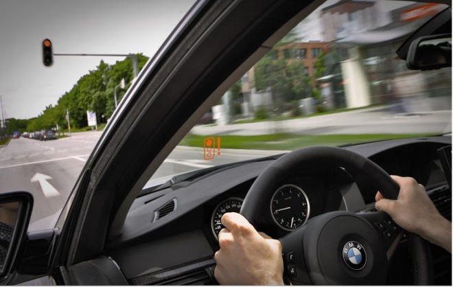 Podoben sistem kot ga je napovedal Audi, je BMW (tudi v prototipni različici) predstavil že pred leti. Oba pa naj bi bila relativno blizu vgradnji te tehnologije v serijske avtomobile. 