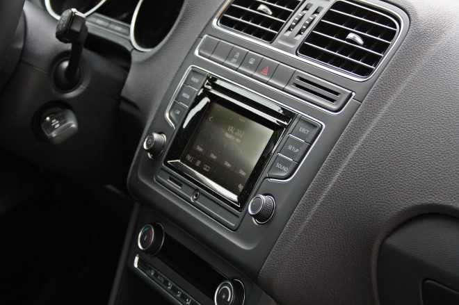 New is the multimedia - Mirror Link, including a 5- to 6.5-inch touchscreen. Through it, you can monitor how economically you drive, the operation of the air conditioning, navigation or information from the rear camera. 