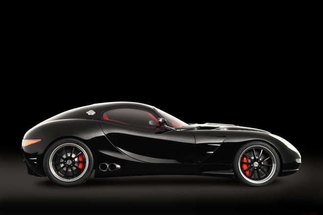 Iceni behøver kun 3,7 sekunder for at nå 100 km/t, og speedometeret stopper ved 376 km/t. Trident vil have 115 tusind euro for ham. 