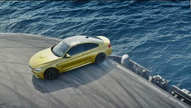 Z izdatno uporabo CGI tehnologije je možno gledalcem povsem realistično prikazati tudi takšno nevarno in natančno drift vožnjo. Kljub vsemu pa gre zgolj za navidezno resnično okolje. 