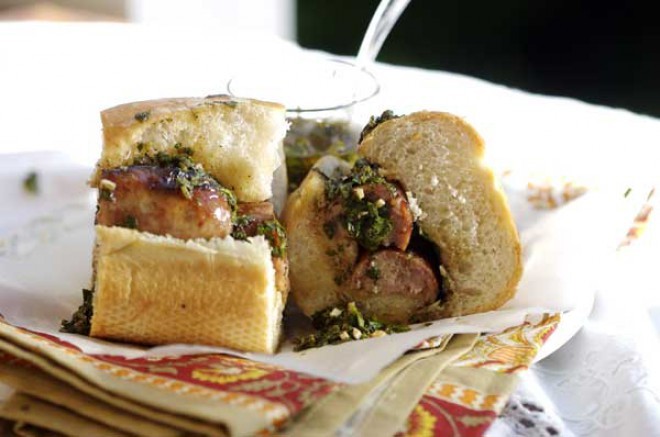 Choripan z omako chimichurri, Argentina