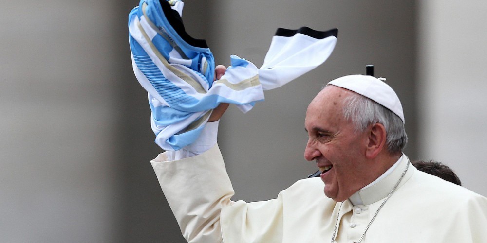 Papež Frančišek navija za vso človeštvo, v nogometu pa jasno samo za Argentino.