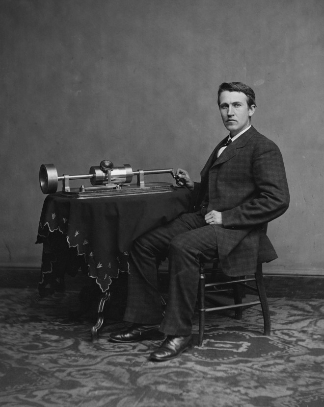Thomas Edison e il fonografo.