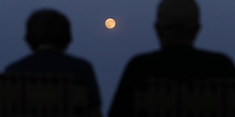 Vzemite se nekaj časa v nedeljo zvečer in poiščite na nebu super luno. To bo res super zaključek vikenda, garantirano.