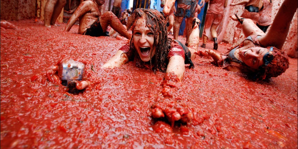 At the end of the battle, only the tomato pulp remains.