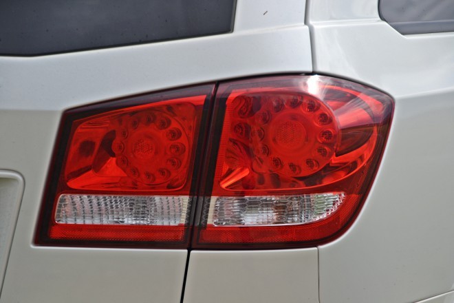 Design fashion shows only in the rear LED lights, while in the front only outdated "halogens" shine. In this regard, Fiat should really take a step forward, also due to the price orientation of the model. 