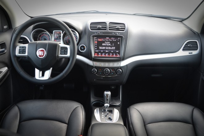 The passenger cabin is already known from the Journey model, although Fiat did a good job of hiding the kinship and adding some Italian flair to it. Nevertheless, this is not a typical Fiat, for something like this it lacks some playfulness. 