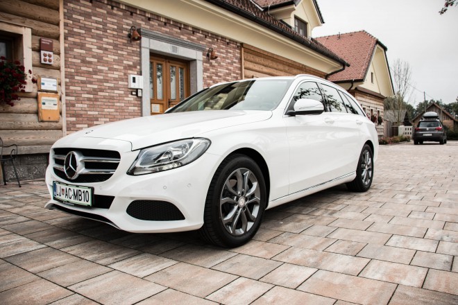 A striking silhouette with a sufficient degree of aggressiveness that should convince younger buyers. 