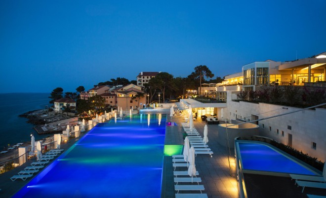 Hotel Punta z bazenom