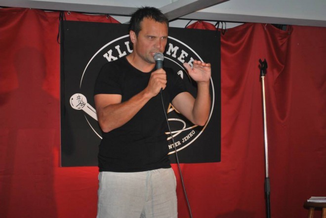 Uppsatt komiker Miha Cmer