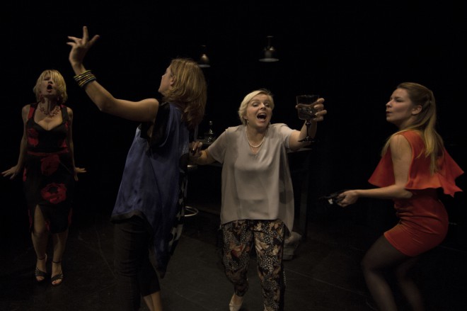 Mothers in SiTi Teatro: a woman's comedy without hair on the tongue.