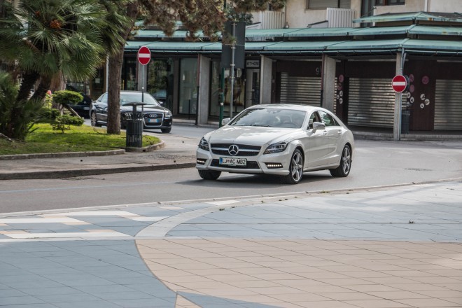 ¡Las sensaciones de conducción son fantásticas! La combinación del motor 350CDI y la caja de cambios de 7 velocidades es una combinación suave. 