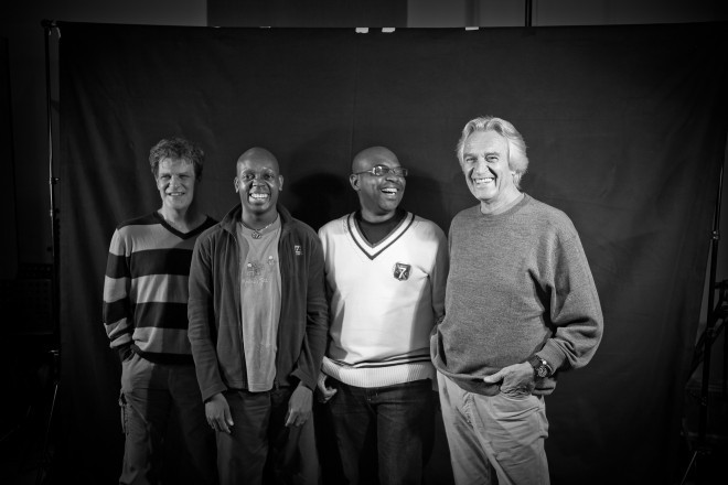 John McLaughlin fundó un nuevo cuarteto de jazz fusión llamado The 4th Dimension en 2007.