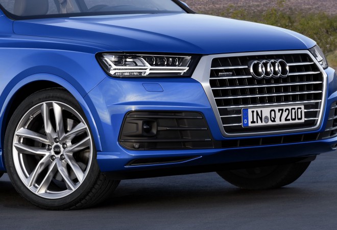 Most of what is new is on the nose of the vehicle, which in many ways resembles the fresh TT, also regarding the shape of the new matrix LED headlights.