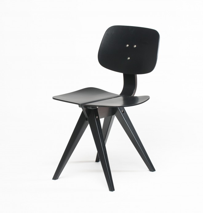 Chaise Mosquito du designer slovène Niko Kralj.