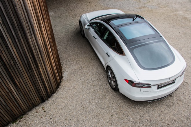 Tesla S je izjemno prostoren! Prostor za prtljago pa spredaj in zadaj. 