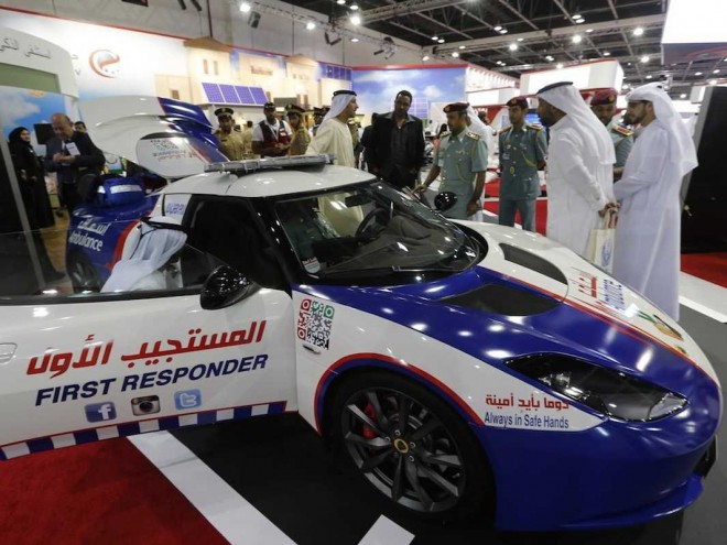 De aangepaste Lotus Evora is de snelste ambulance ter wereld.
