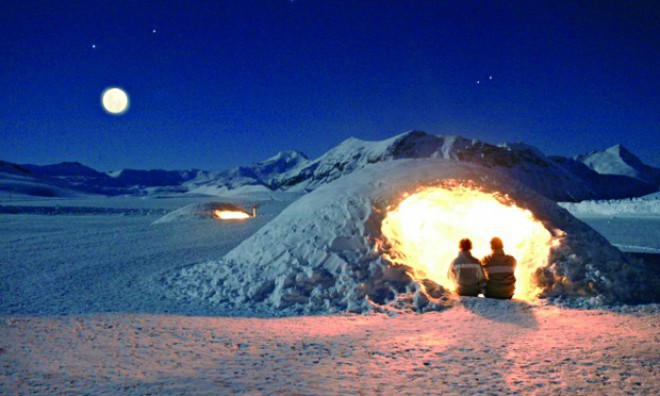 Per la costruzione dell'igloo troveremo con la spedizione un posto speciale e costruiremo un posto dove alloggiare.