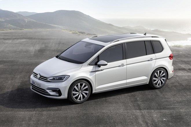 The new volkswagen touran looks extremely dynamic and at the same time much more aerodynamic. 