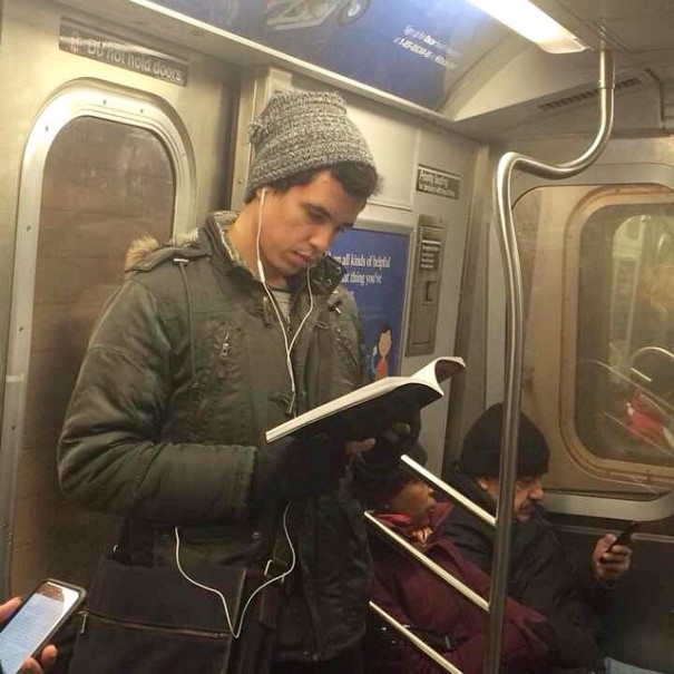 #hotdudesreading