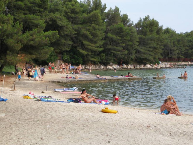 Plaža Crvena luka, Biograd na Moru
