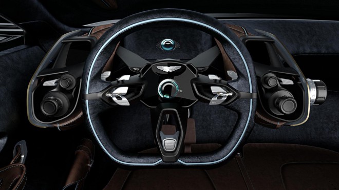 Der Fahrerarbeitsplatz ist sehr futuristisch gestaltet und die Verbindung zwischen Lenkmechanismus und Antriebsrädern erfolgt nur per Kabel. Ebenso wie der Fahrer hat auch der Beifahrer seine eigene „Head-up“-Datenprojektion vor sich.  