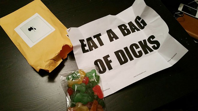 グミの男根キャンディーは、Dicks から郵便で発送されます。