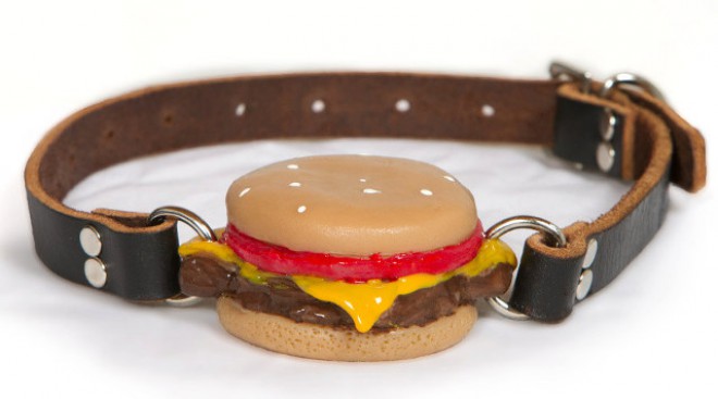 Silencing Slider - ustna krogla kot majhen cheesburger