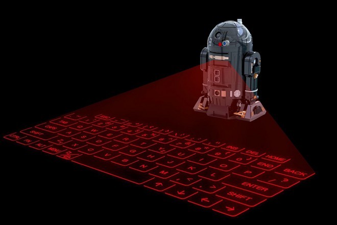 Navidezno tipkovnico projicira droid R2-Q5 iz Vojne zvezd.