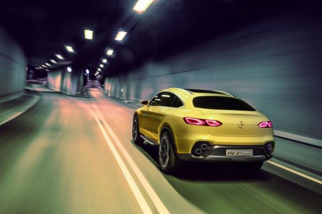La coupé Mercedes-Benz GLC alta 1,6 metri ha un paraurti posteriore molto interessante.