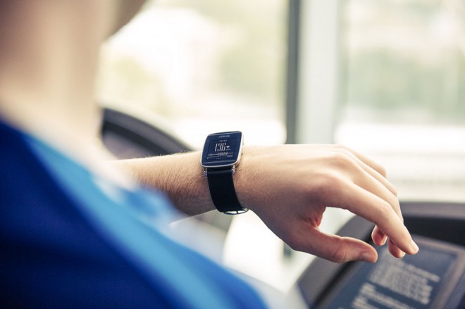Športno elegantna pametna ura Asus VivoWatch.