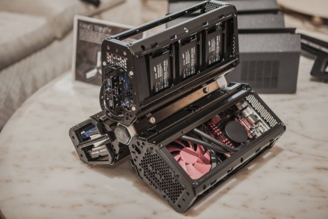 Neobvyklý počítač na hraní CyberPower Trinity.