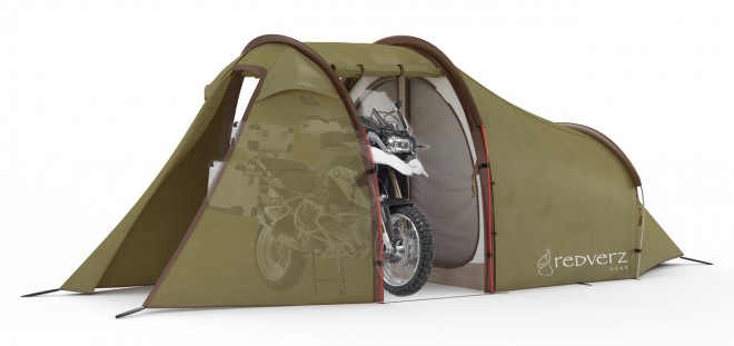 Das Atacama Expedition Motorradzelt bietet auch Motorrädern ein Dach über dem Kopf.