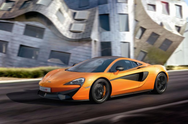 McLaren 570S Coupé je močno prilagojen cestni vožnji.