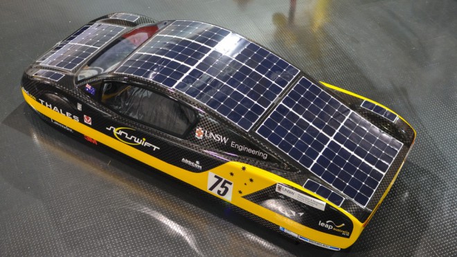 Solarni avtomobil Sunswift eVe bi se lahko že kmalu peljal po običajnih cestah.
