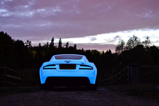 Aston Martin DBS s premazom Starpath.